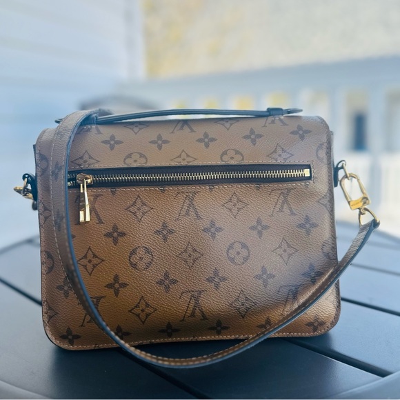 Louis Vuitton Pochette Métis Monogram Reverse – Authentic & Excellent Condition - Picture 6 of 12